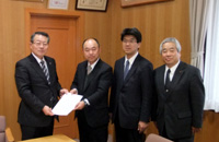片品村長へ